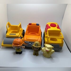 Kids toddler cars vehicles toy lot w/people and sheep ambulance construction cop